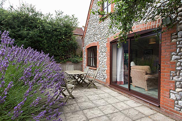 Barnett's Cottage's patio