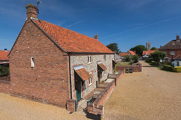 Bittern Cottage (end of terrace view)