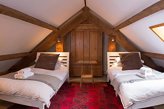 Rosedale Barn Cottage's twin bedroom on mezzanine