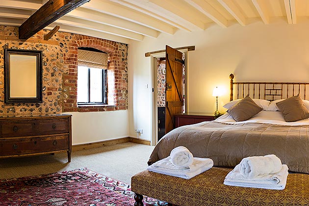 Rosedale Barn Cottage's master bedroom