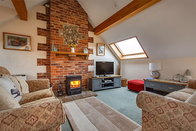 Lapwing Cottage's lounge