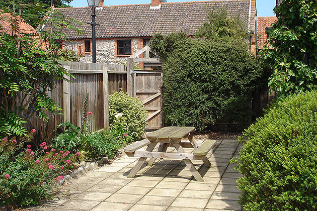 Narroogal Cottage's patio